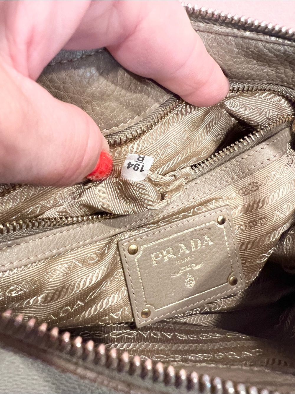 Pradaπ Vitello Daino Olive-Taupe Pebbled Leather Shoulder Bag with Gold! Offers - Picture 9 of 16